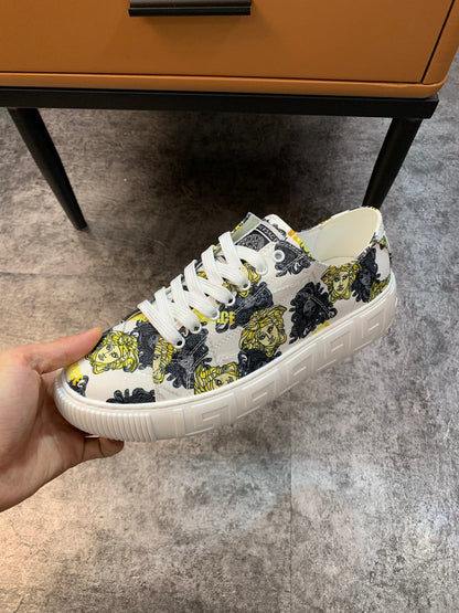 VRC  Sneakers  Greca Medusa