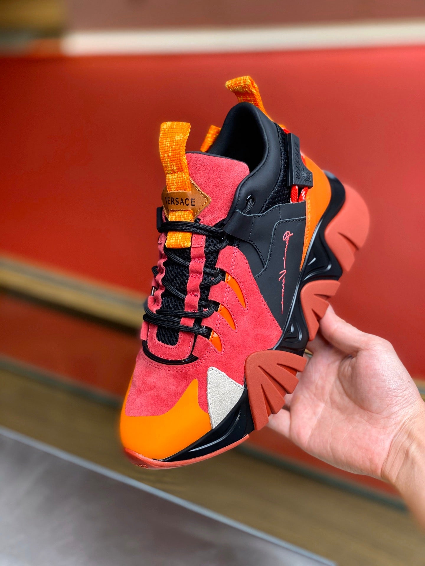 VRC  Sneakers Run Away