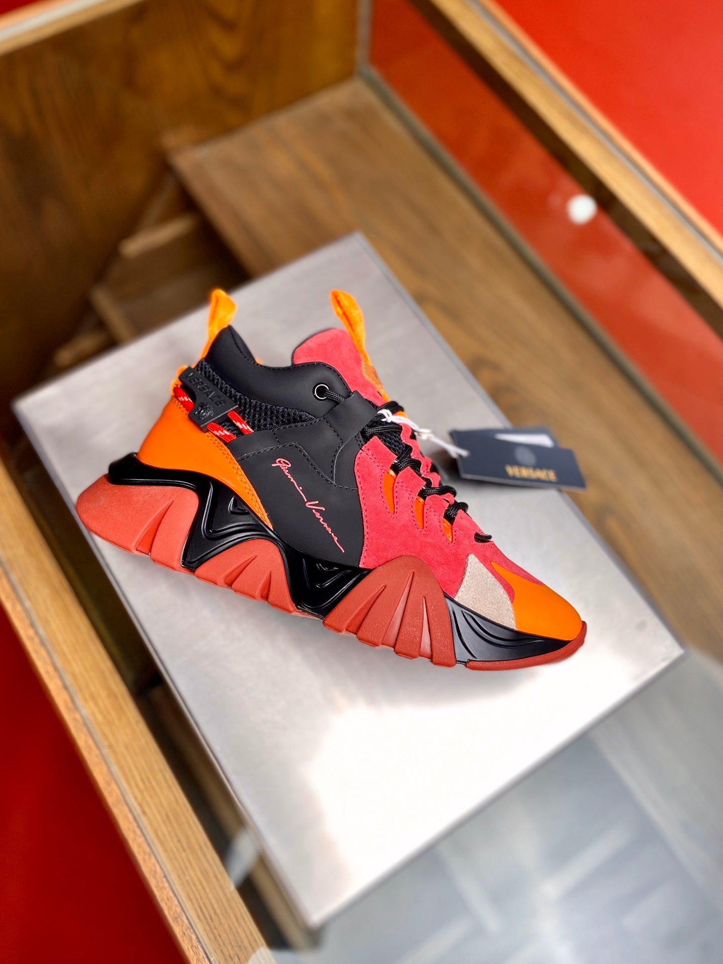 VRC  Sneakers Run Away