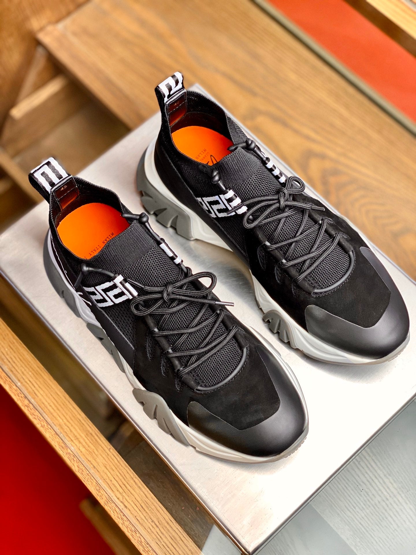 VRC  Sneakers Run Away