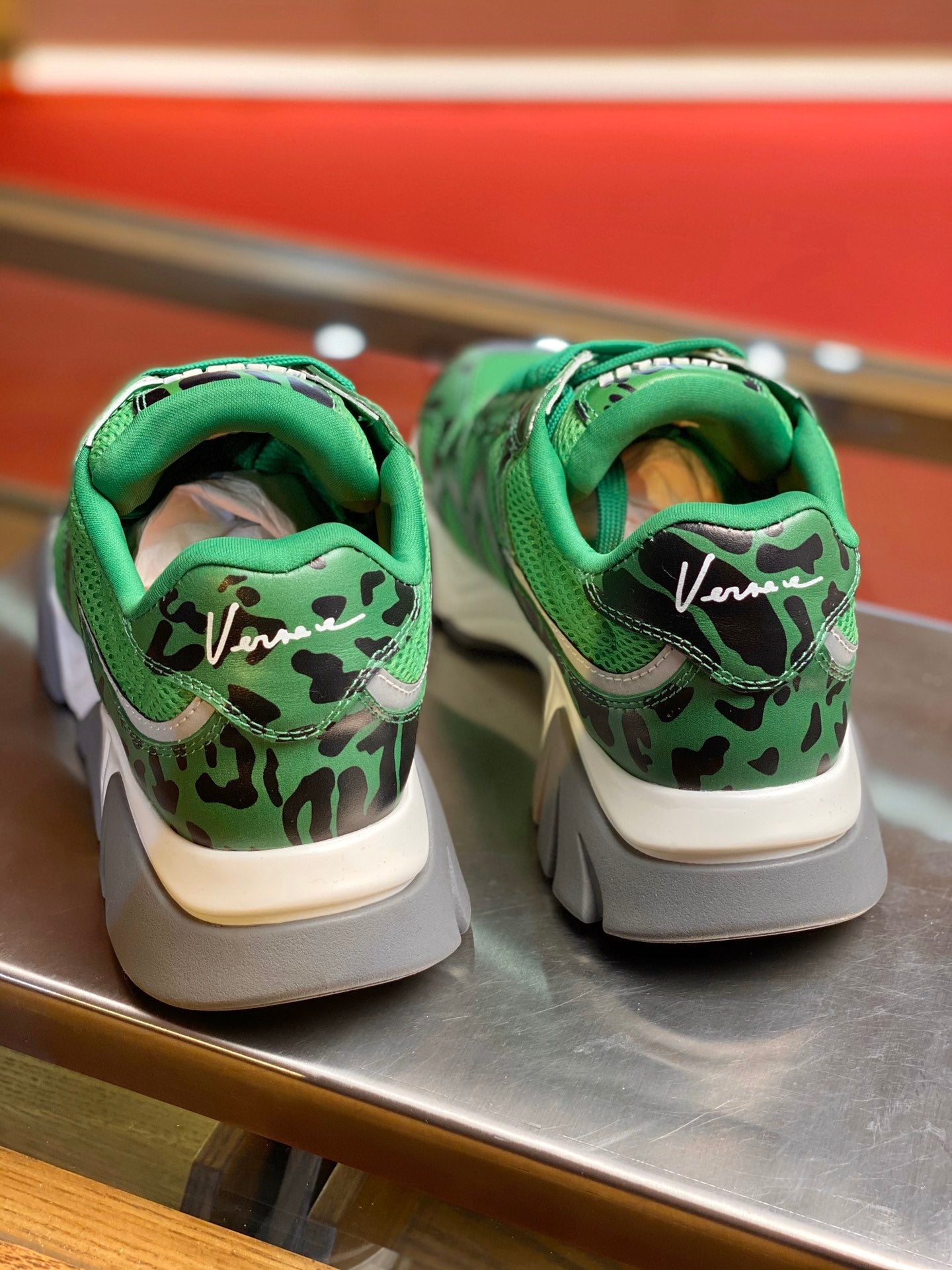 VRC  Sneakers Run Away