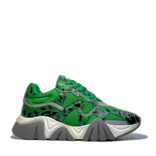 VRC  Sneakers Run Away