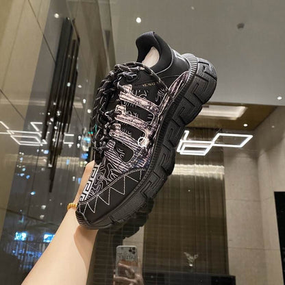 VRC Sneakers Run Away Black