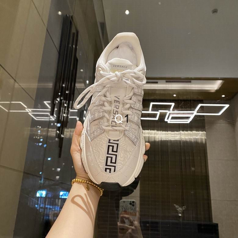 VRC Sneakers Run Away White