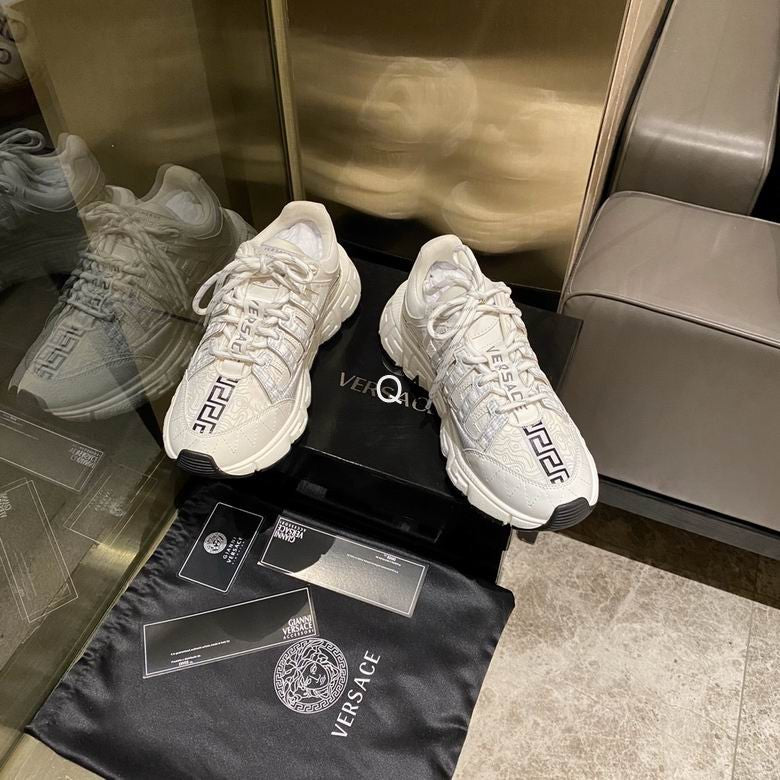 VRC Sneakers Run Away White