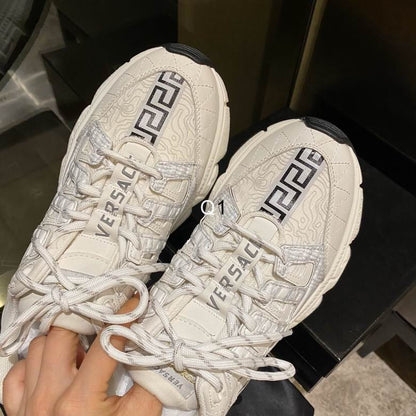 VRC Sneakers Run Away White