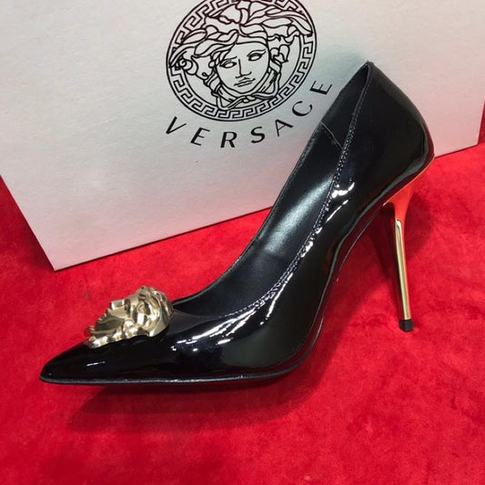 VRC Shoes Heels Black Varnished