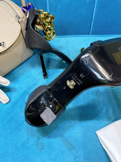 VRC Shoes Heels Black