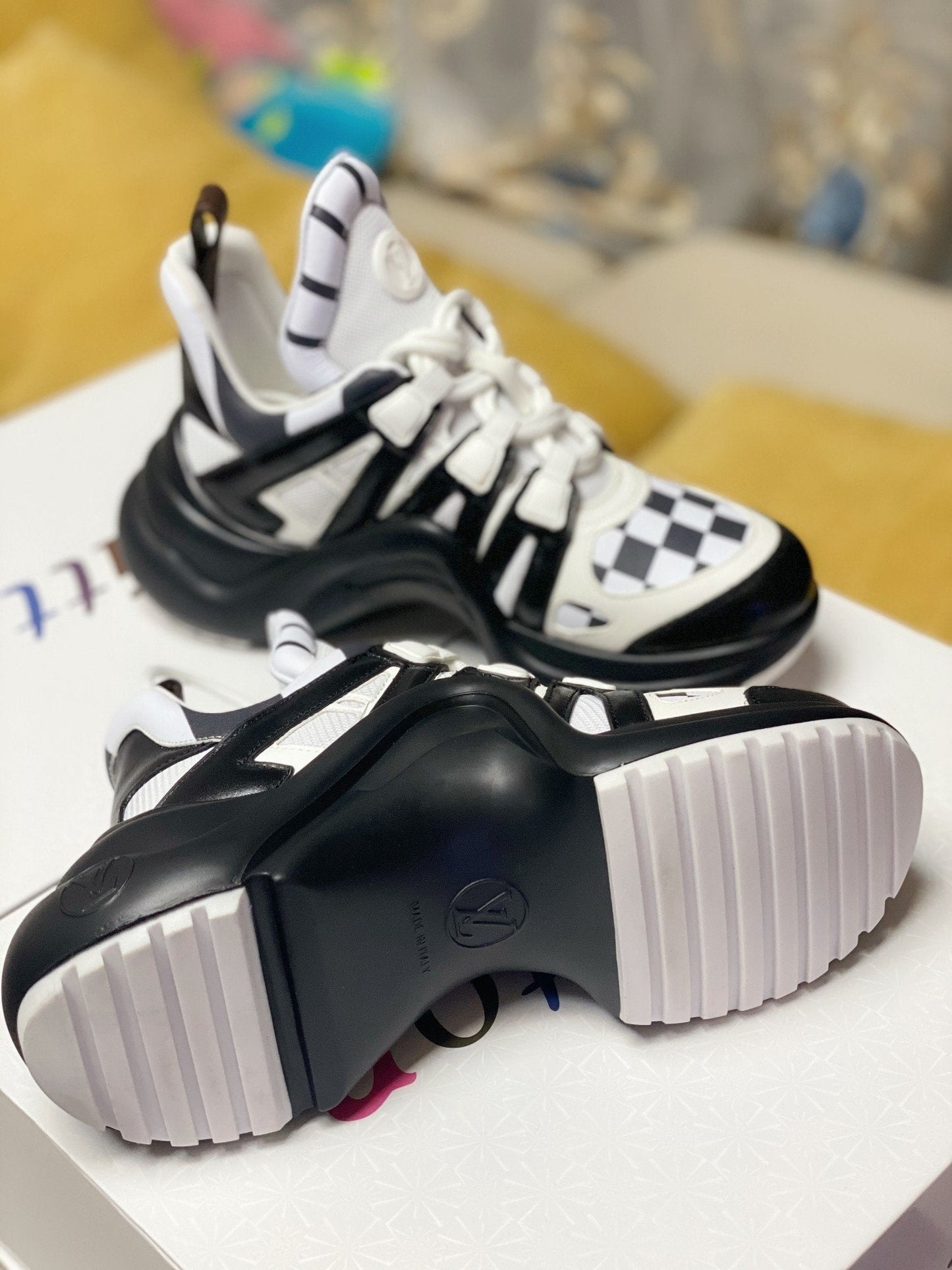LU Sneakers Arch
