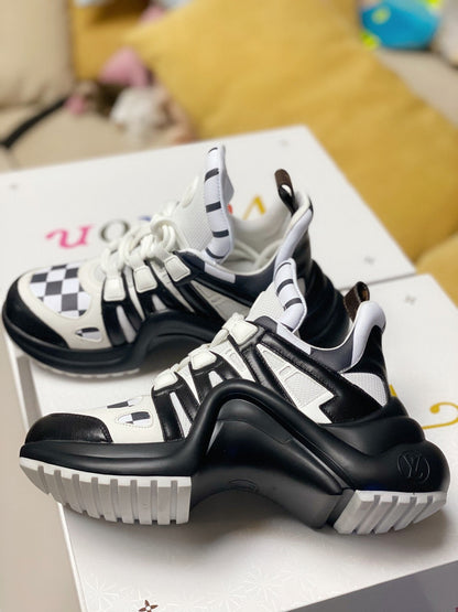 LU Sneakers Arch