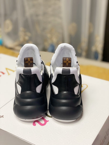 LU Sneakers Arch