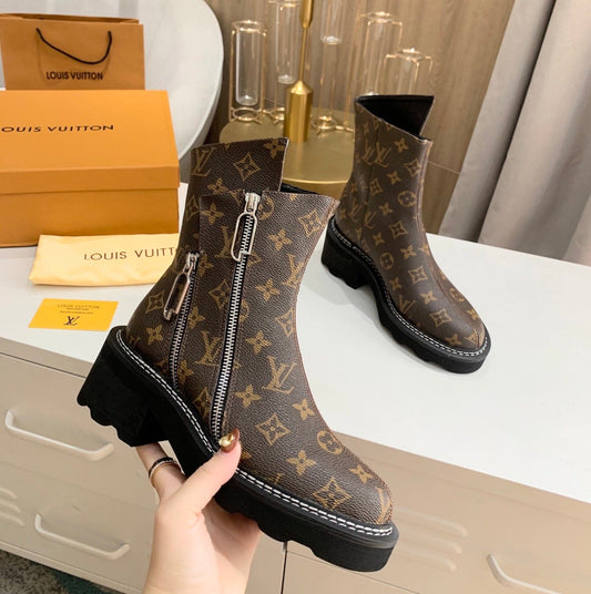 LU Boots Zipper Black