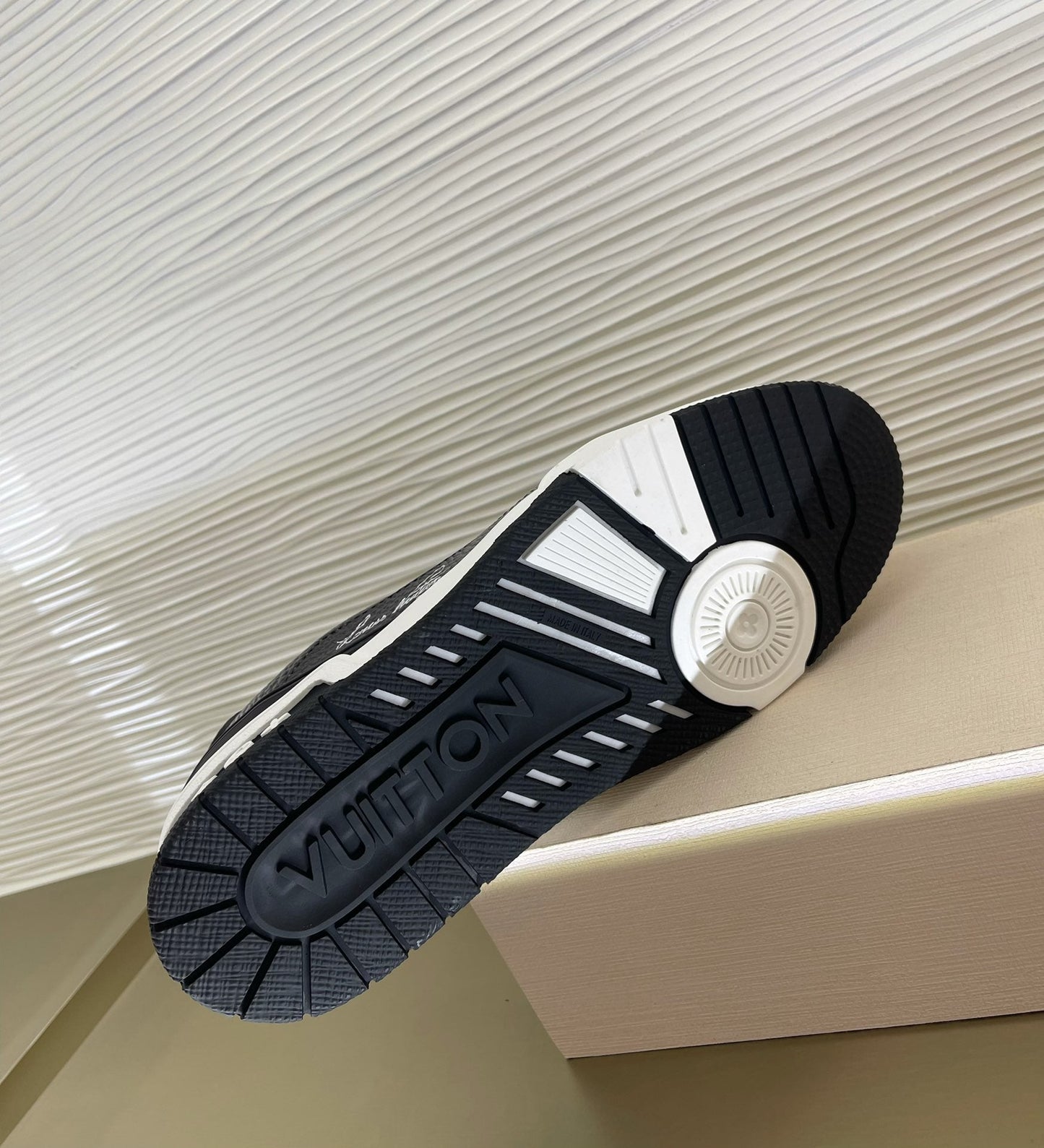 LU Runnner  Sneakers 3 Color 's