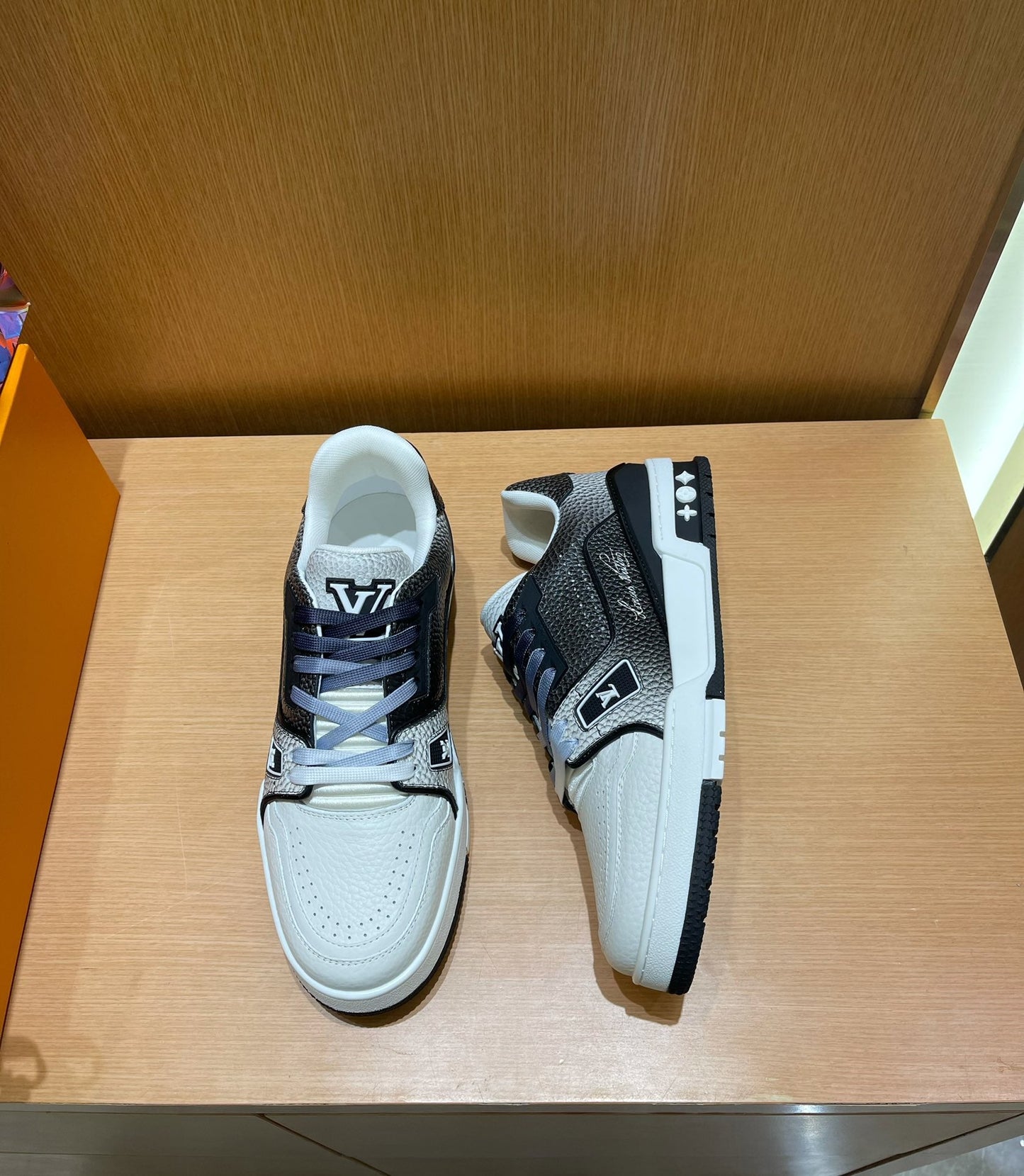 LU Runnner  Sneakers 3 Color 's