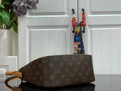 LU Bag Medium Monogram   24 cm