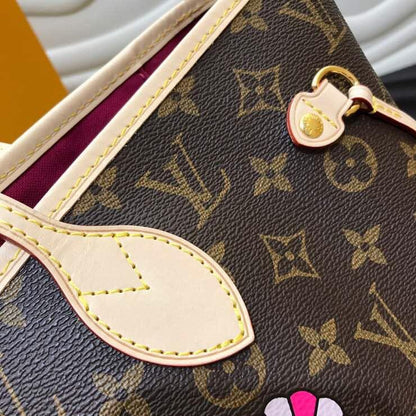 LU Never Leather Mono Bag
