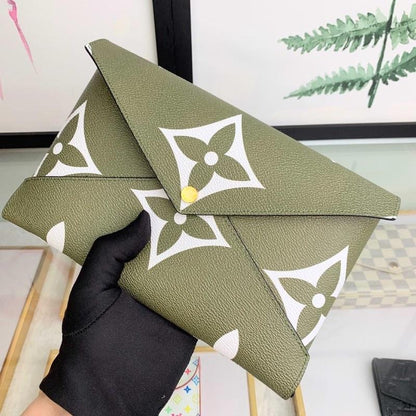vuitton pochette 