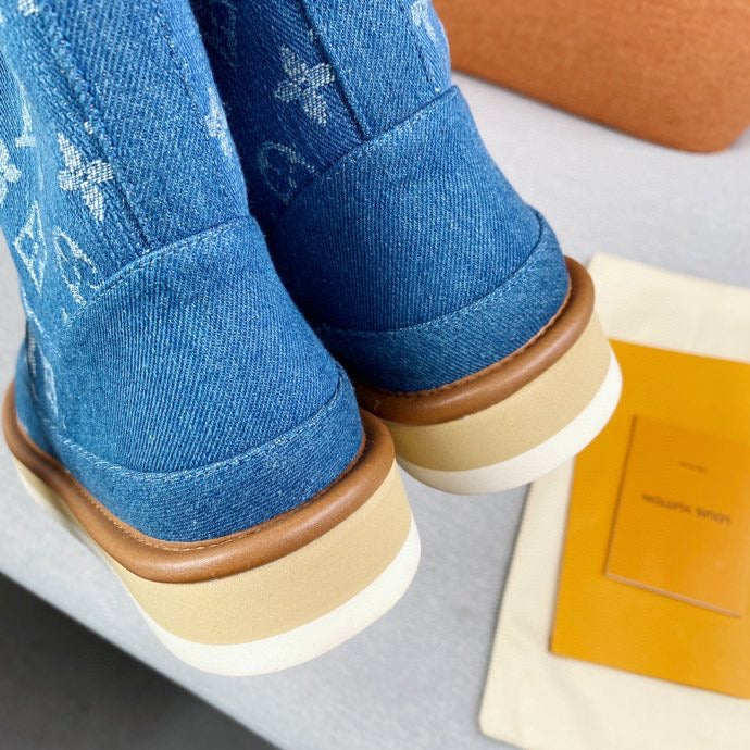 LU UGG  Boots Jeans