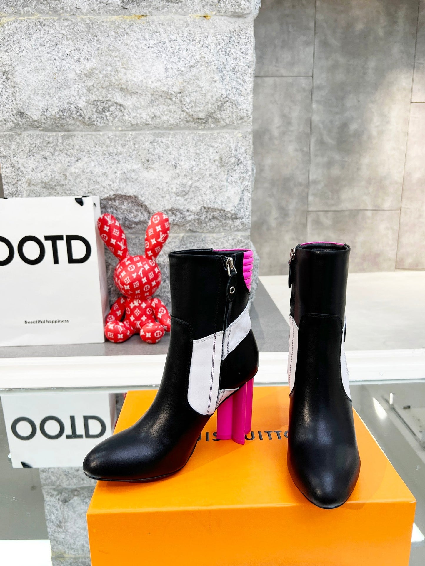 LU Boots Heels Silhouette