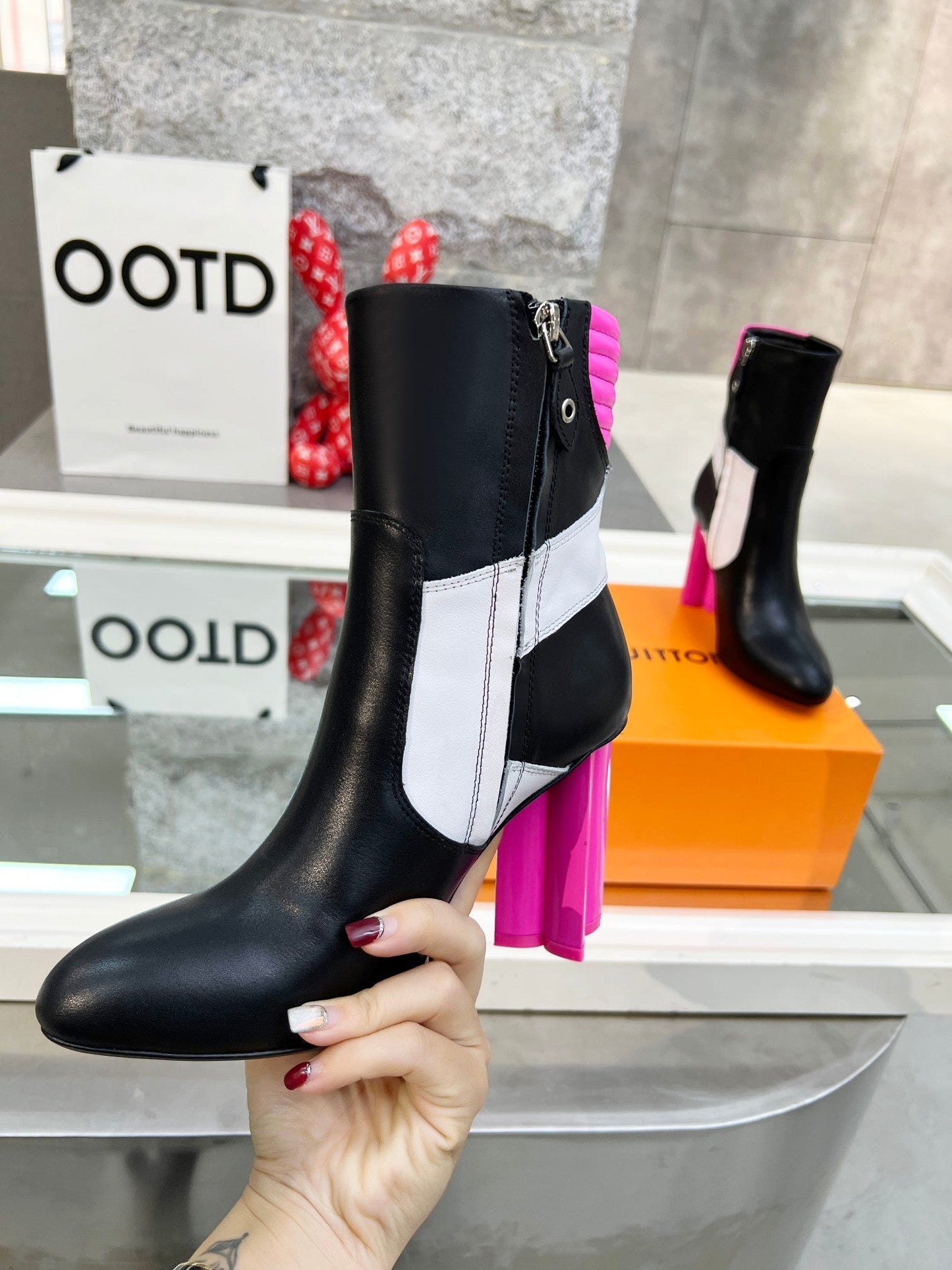LU Boots Heels Silhouette