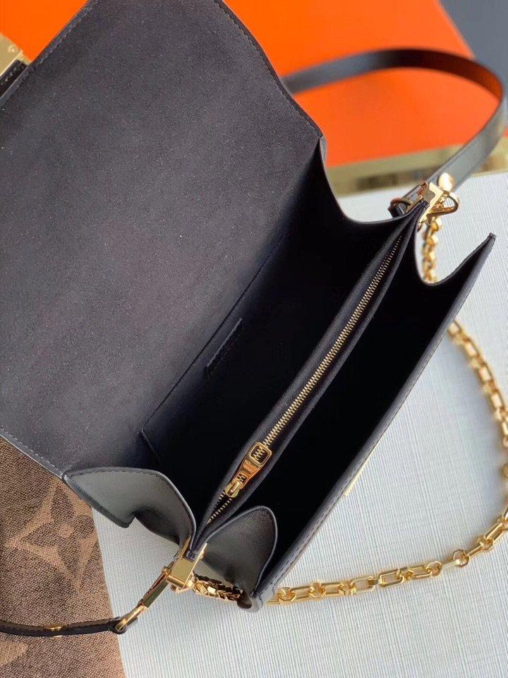 LU  Bag Black