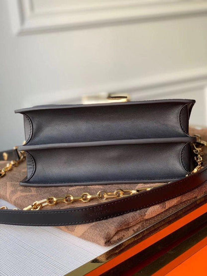 LU  Bag Black