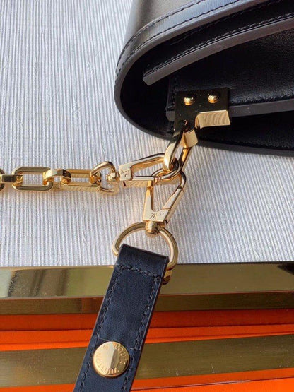LU  Bag Black