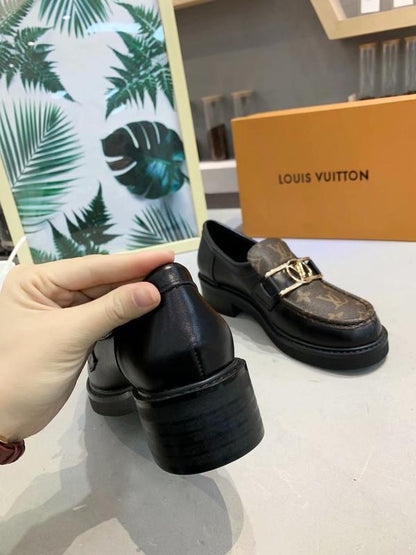 LU  Shoes Mono