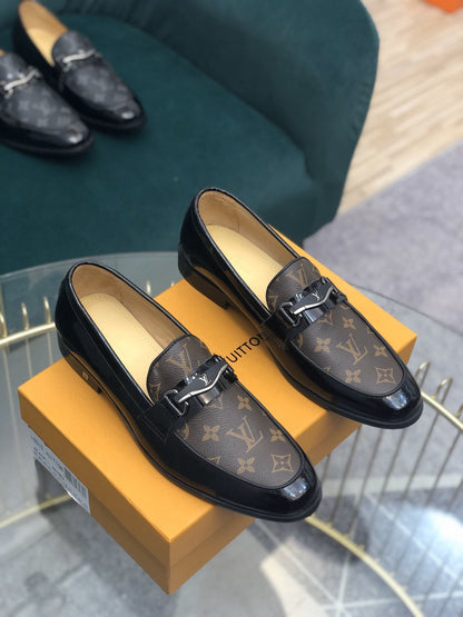LU  Shoes Man Logo