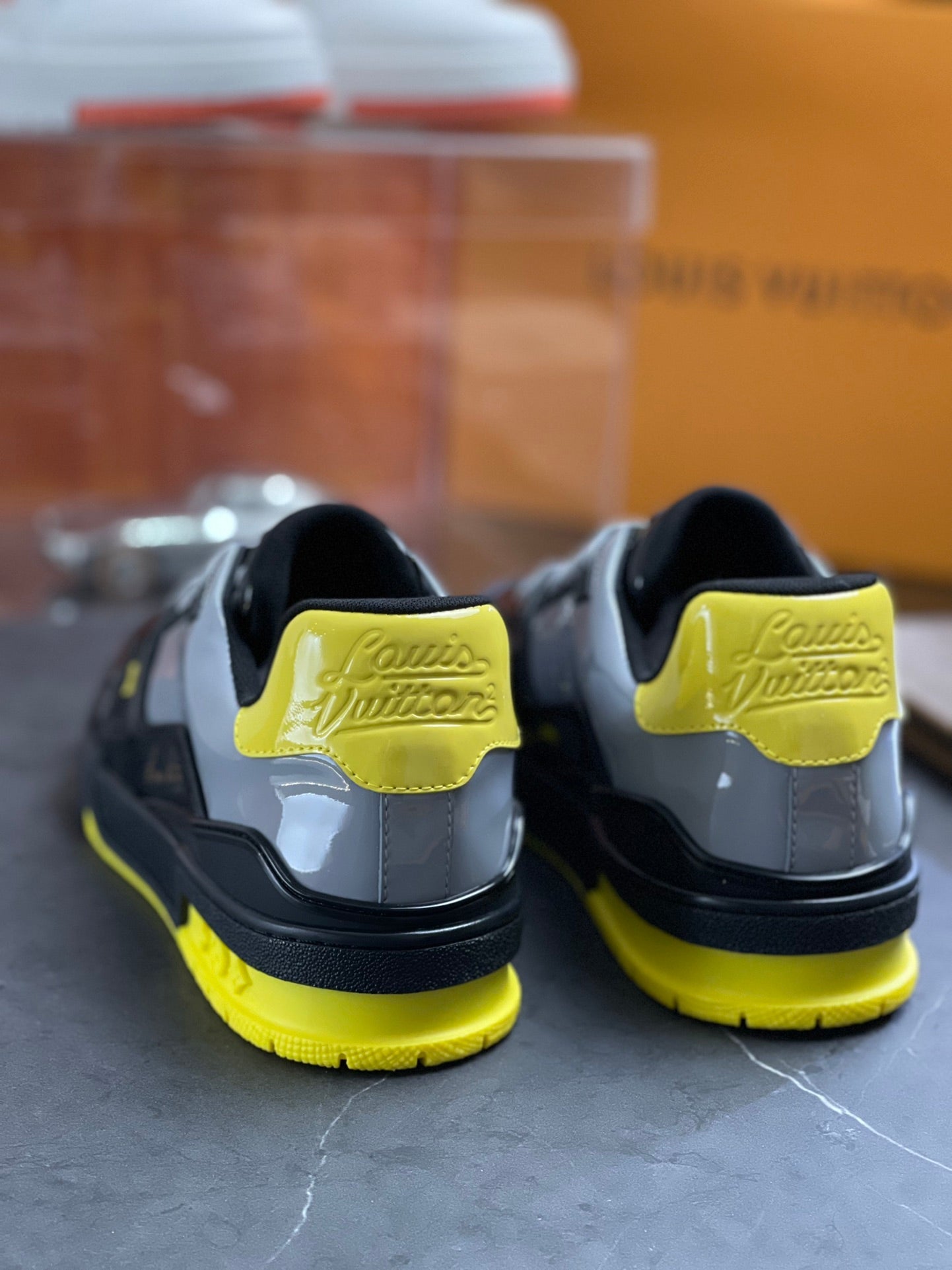 LU Sneakers Runner