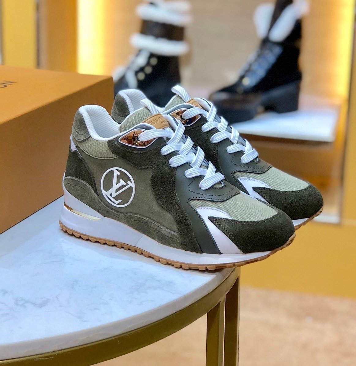 Vuitton Sneakers