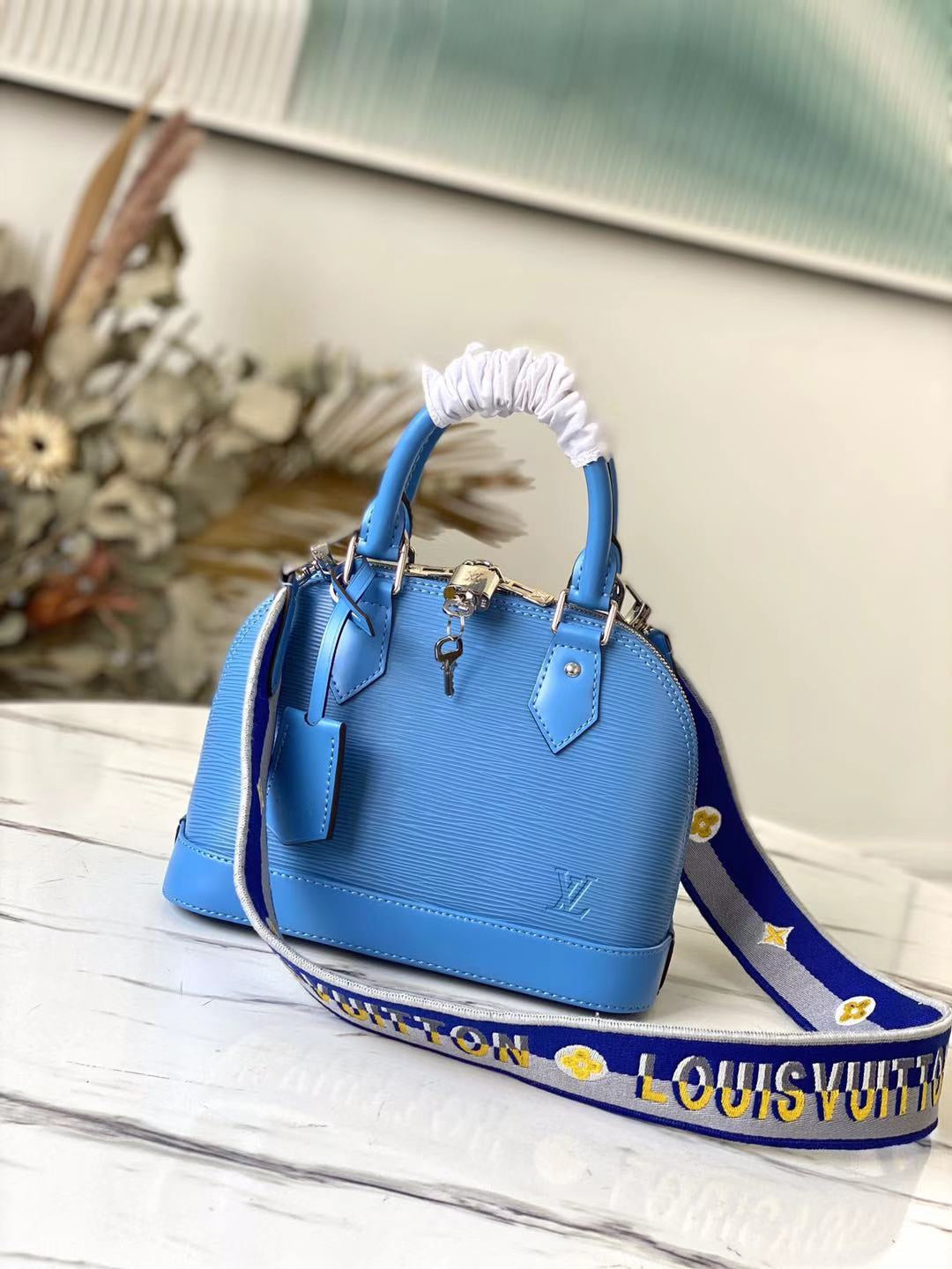 LU Bag ALMA MM   24 cm