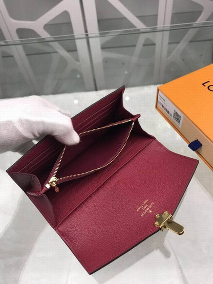 LU Wallet Big Bordeaux  Ebene