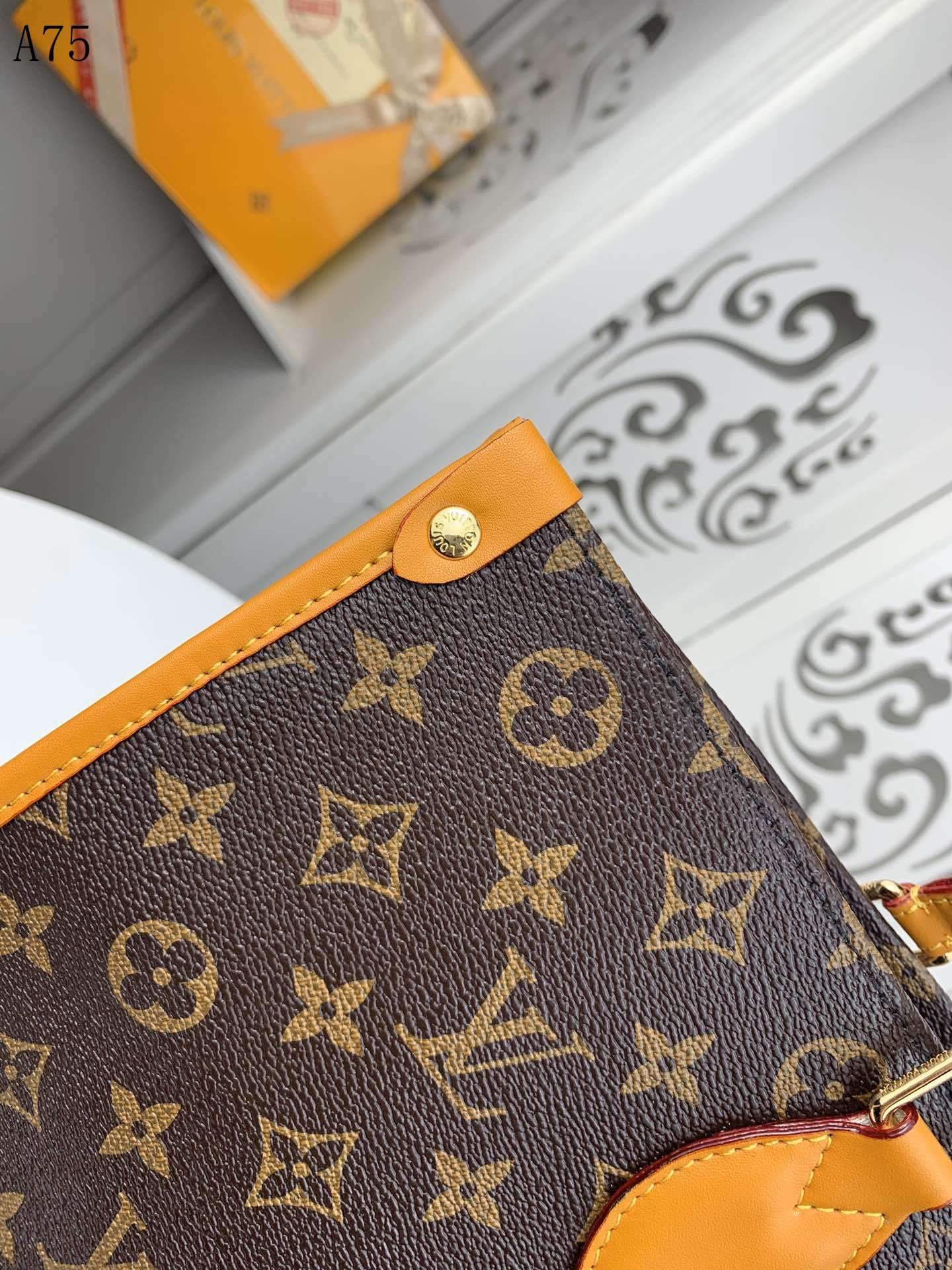 LU Bag Mono Yellow