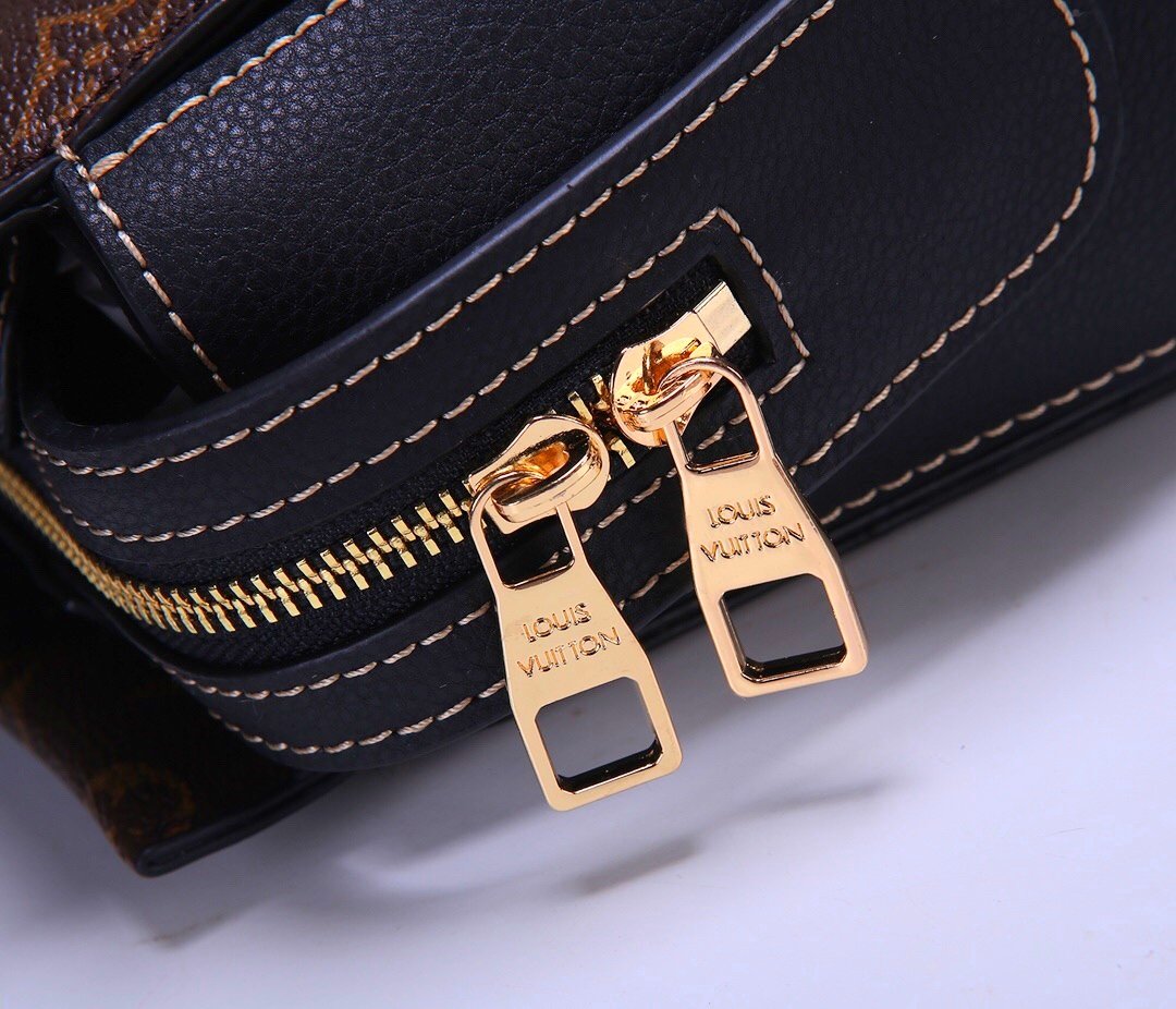 LU Bag Black Mono