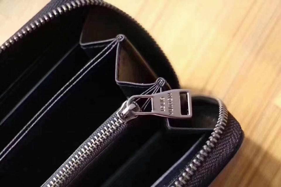 LU wallet Black White Zipper