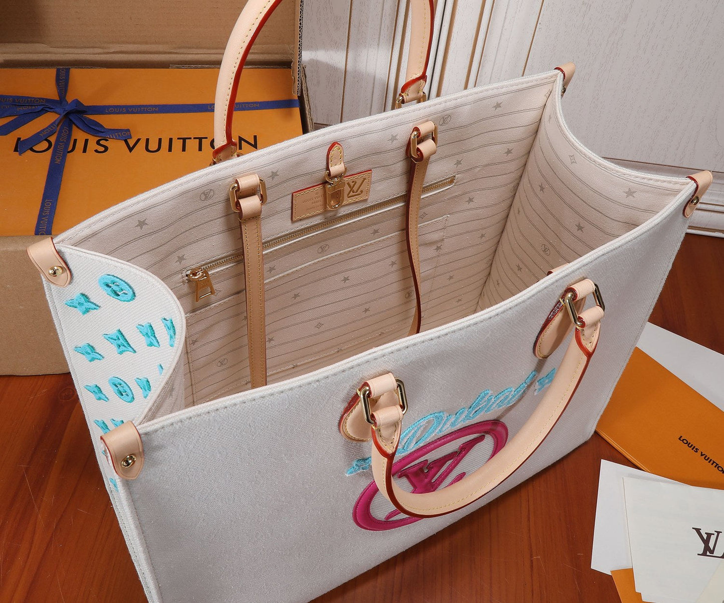 LU Bag ONTHEGO 41 cm Dubai Shopping