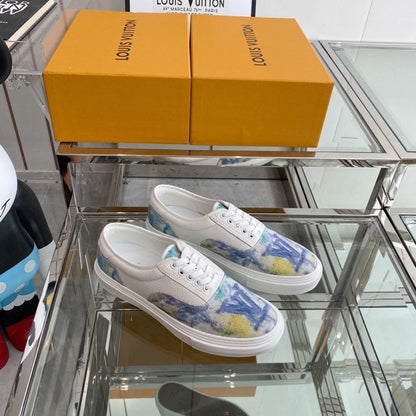 LU Sneakers Run Away