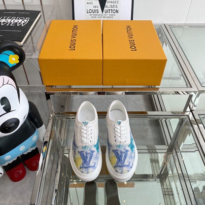 LU Sneakers Run Away