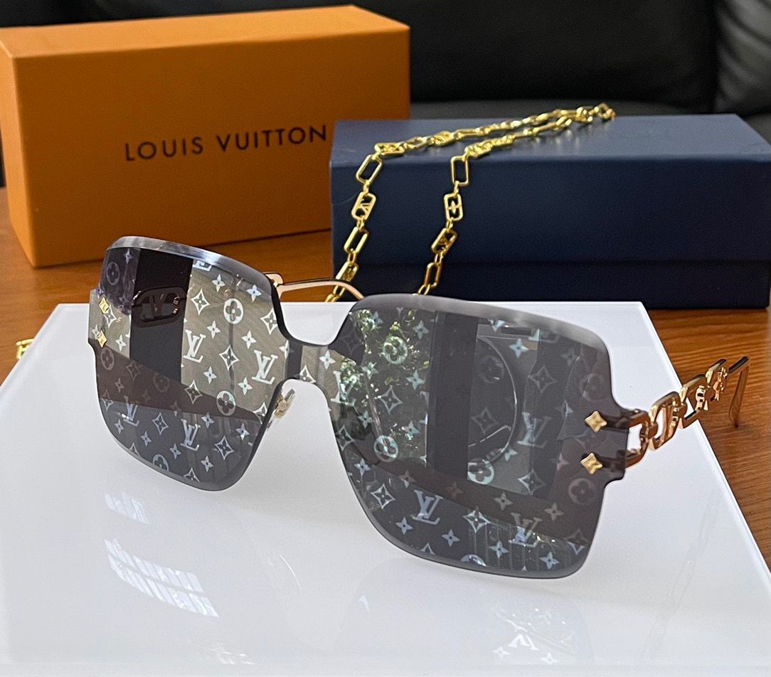 LU  Sunglasses