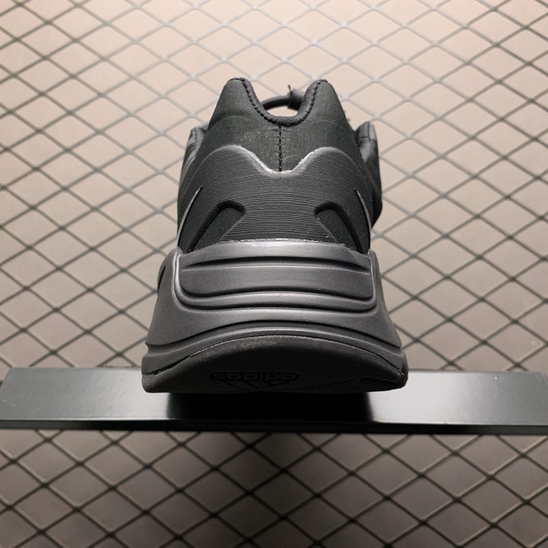 Yezy Sneakers 700 Black