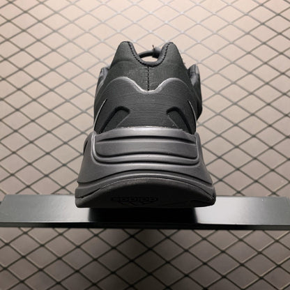 Yezy Sneakers 700 Black