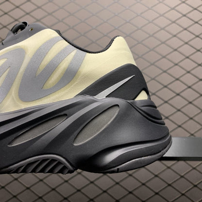 Yezy Sneakers 700 White