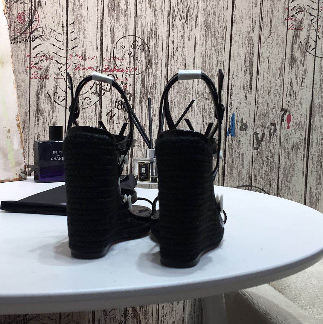Y L  Sandals Cassandra Wedge