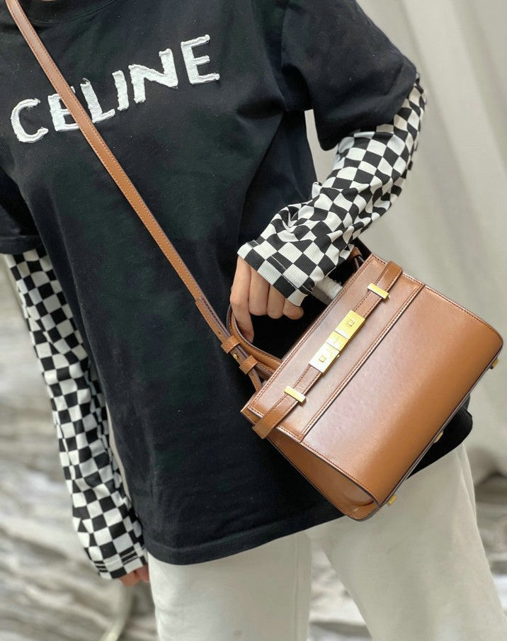 Y L Manhattan Small  Bag 24 cm